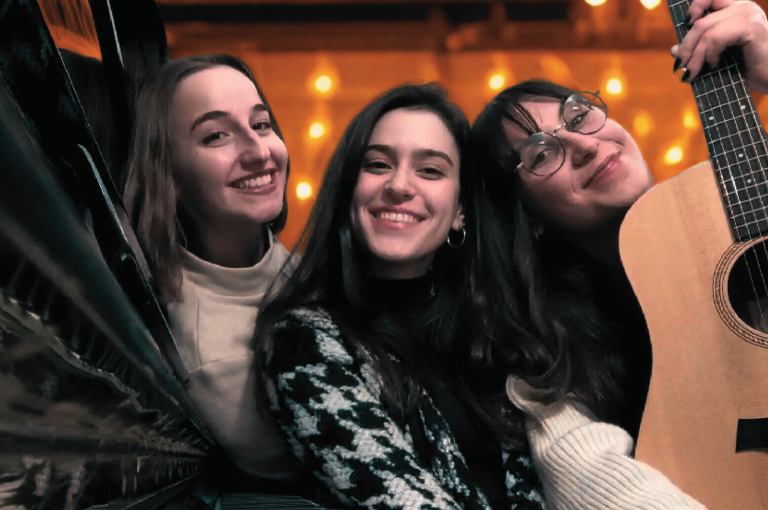 ΜΕΛΙΝΑ ΚΑΡΑΪΣΚΑΚΗ – ΝΑΓΙΑ ΛΥΡΑ – ΣΟΦΙΑ ΣΑΚΚΗ "Τρία κορίτσια, τρεις φωνές"